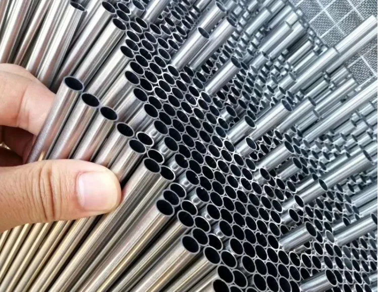 Tubos de inox e perfis estruturais